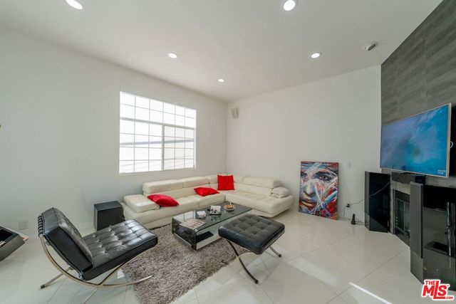 2256 Montrose Avenue 2, Montrose, CA 91020