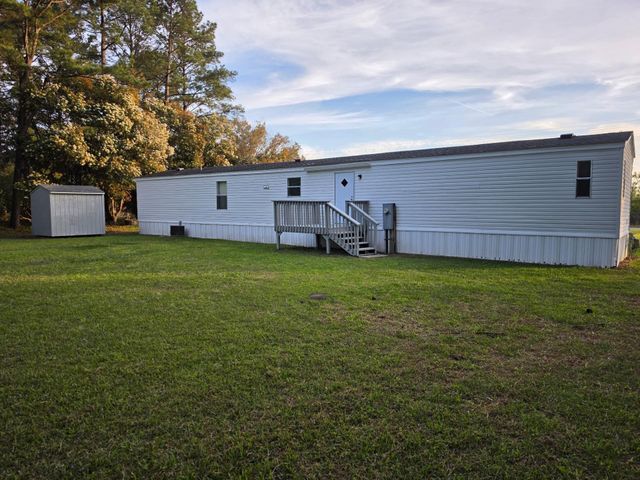 762 West Bear Grass Rd., Longs, SC 29568