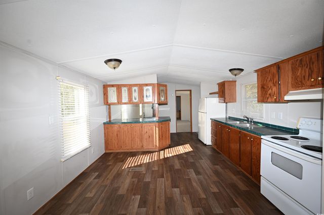 762 West Bear Grass Rd., Longs, SC 29568