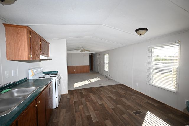 762 West Bear Grass Rd., Longs, SC 29568