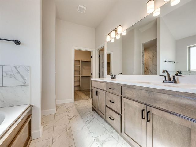 4132 Grassland Court, Edmond, OK 73025