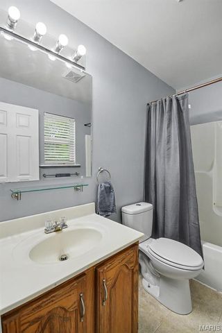 2028 Waybridge Lane, Fenton, MO 63026