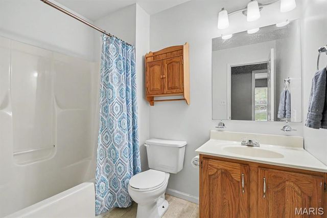 2028 Waybridge Lane, Fenton, MO 63026