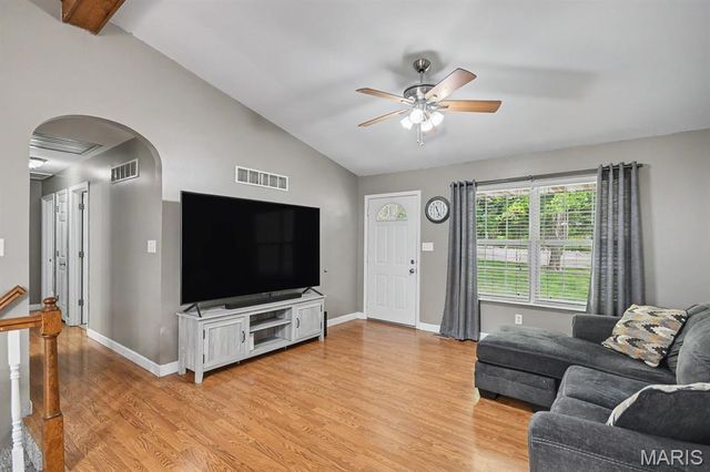 2028 Waybridge Lane, Fenton, MO 63026