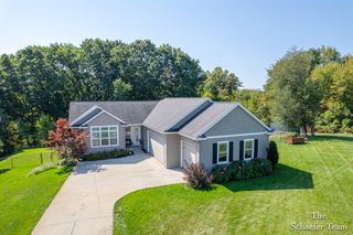 11770 Alden Court NE, Lowell, MI 49331
