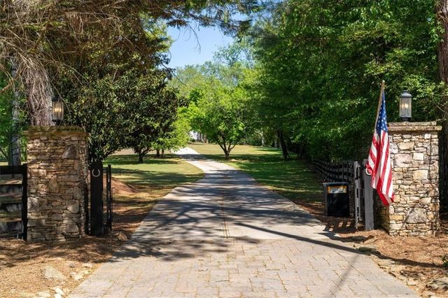 11045 Bowen Road, Roswell, GA 30075