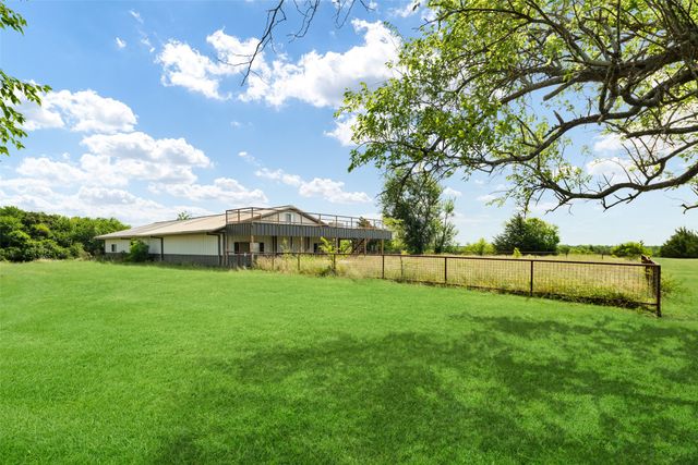 318 Cold Springs Road, Van Alstyne, TX 75495