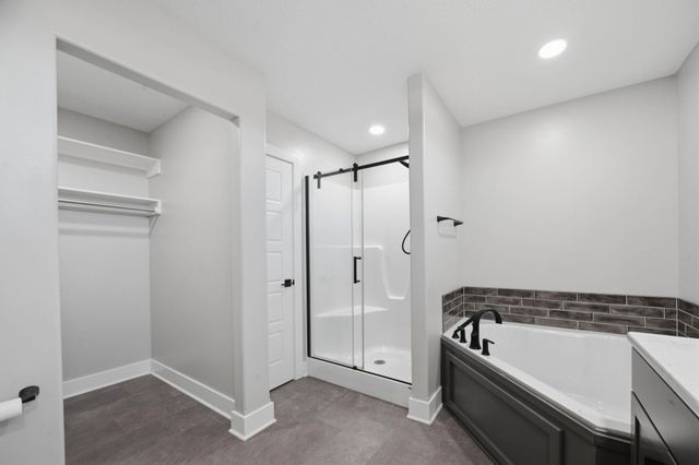 2421 E Velvet Leaf, Andover, KS 67002