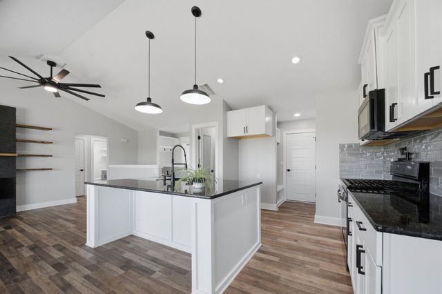 2421 E Velvet Leaf, Andover, KS 67002
