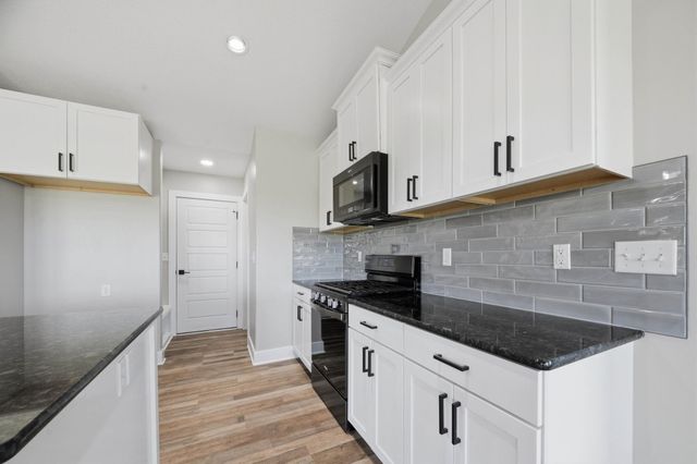 2421 E Velvet Leaf, Andover, KS 67002