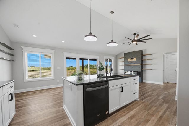 2421 E Velvet Leaf, Andover, KS 67002