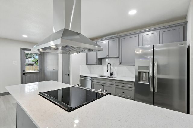 5221 Knox Drive, The Colony, TX 75056