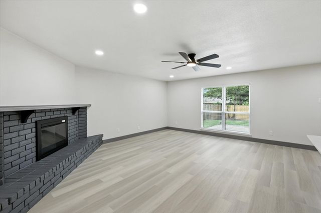 5221 Knox Drive, The Colony, TX 75056