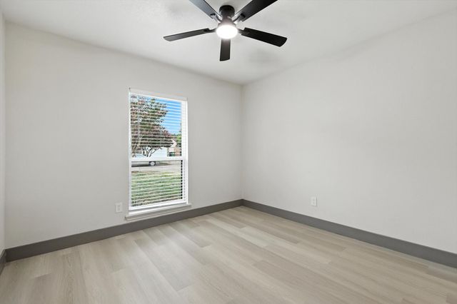 5221 Knox Drive, The Colony, TX 75056