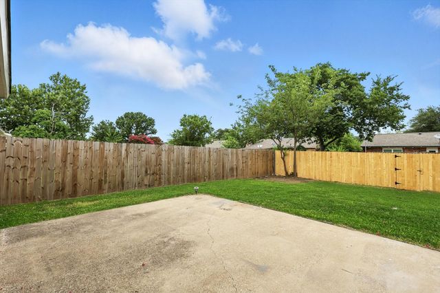 5221 Knox Drive, The Colony, TX 75056