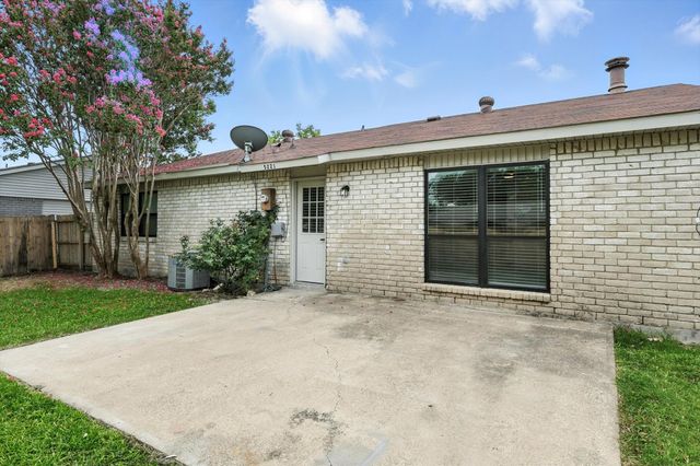 5221 Knox Drive, The Colony, TX 75056