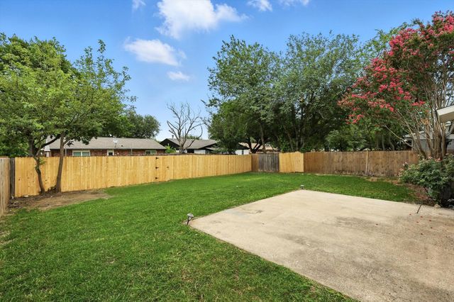 5221 Knox Drive, The Colony, TX 75056