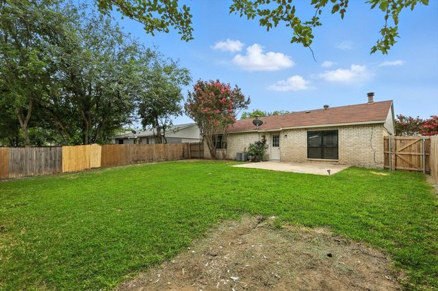5221 Knox Drive, The Colony, TX 75056