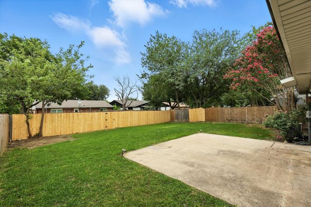 5221 Knox Drive, The Colony, TX 75056