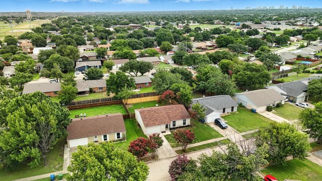 5221 Knox Drive, The Colony, TX 75056