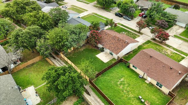 5221 Knox Drive, The Colony, TX 75056