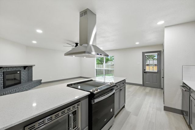 5221 Knox Drive, The Colony, TX 75056
