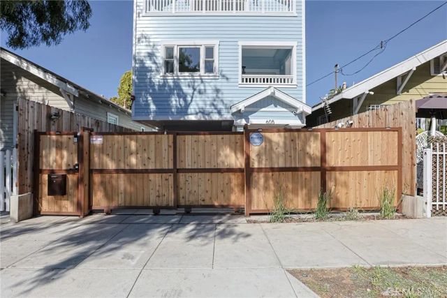 605 W 4th, Long Beach, CA 90802