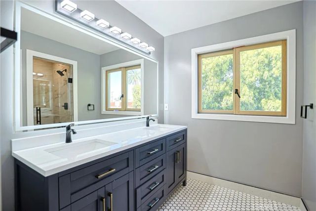 605 W 4th, Long Beach, CA 90802