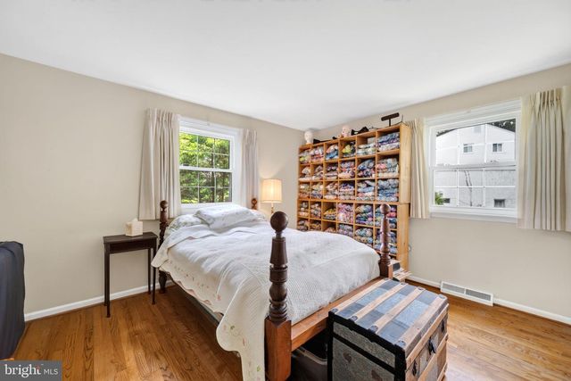 305 MERIDEN DR, Newark, DE 19711