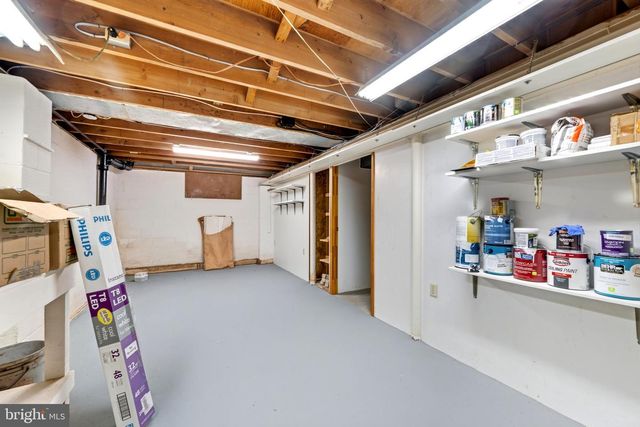 305 MERIDEN DR, Newark, DE 19711