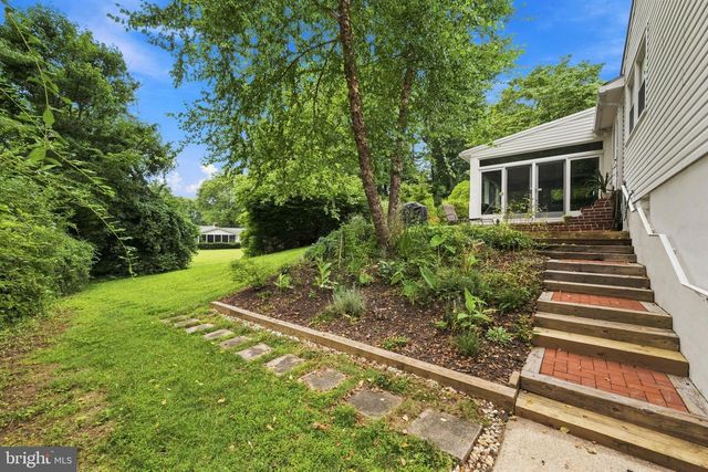 305 MERIDEN DR, Newark, DE 19711