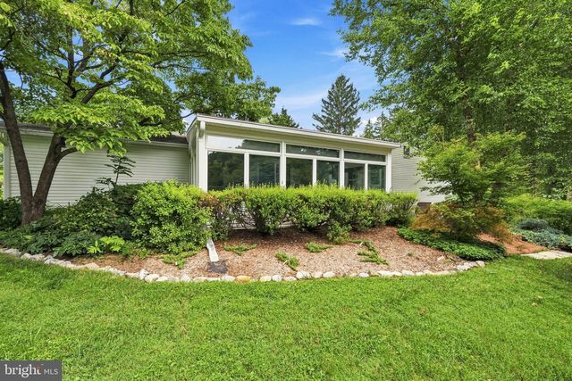 305 MERIDEN DR, Newark, DE 19711
