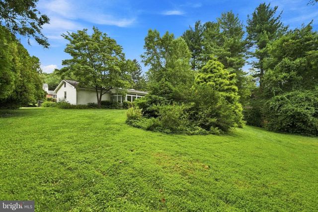 305 MERIDEN DR, Newark, DE 19711
