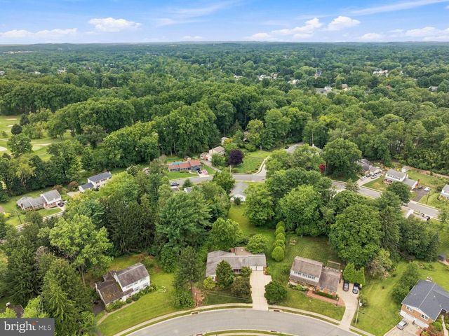 305 MERIDEN DR, Newark, DE 19711