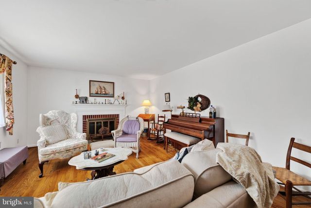 305 MERIDEN DR, Newark, DE 19711