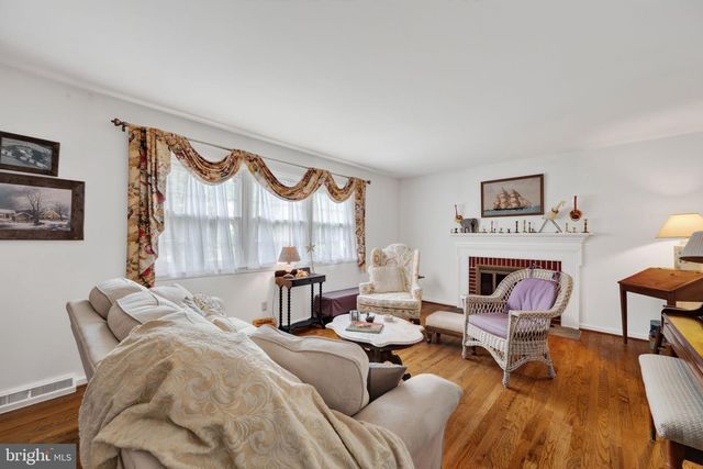305 MERIDEN DR, Newark, DE 19711