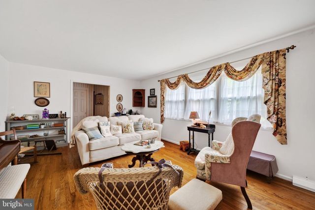 305 MERIDEN DR, Newark, DE 19711