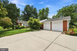 305 MERIDEN DR, Newark, DE 19711