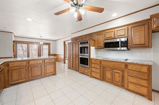 916 Fox Hill Drive, Edmond, OK 73034