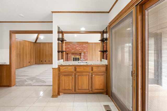 916 Fox Hill Drive, Edmond, OK 73034