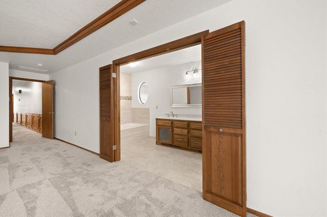 916 Fox Hill Drive, Edmond, OK 73034