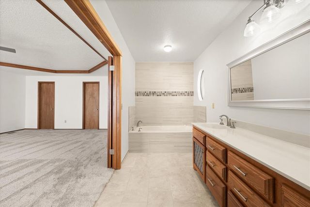 916 Fox Hill Drive, Edmond, OK 73034