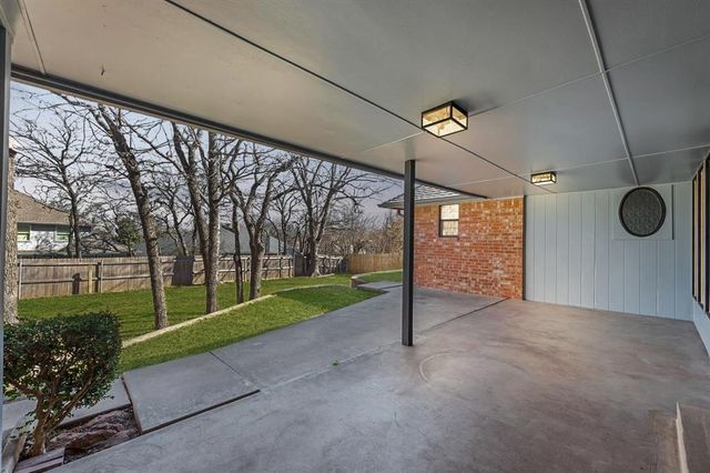 916 Fox Hill Drive, Edmond, OK 73034