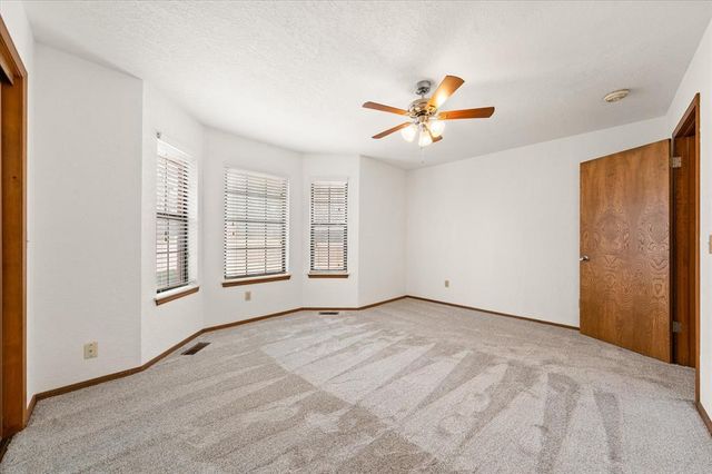 916 Fox Hill Drive, Edmond, OK 73034