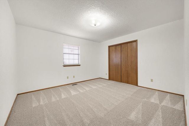 916 Fox Hill Drive, Edmond, OK 73034