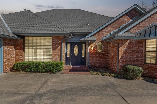 916 Fox Hill Drive, Edmond, OK 73034