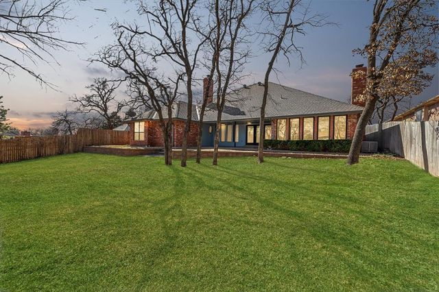 916 Fox Hill Drive, Edmond, OK 73034