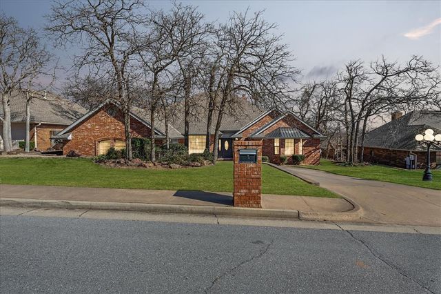 916 Fox Hill Drive, Edmond, OK 73034