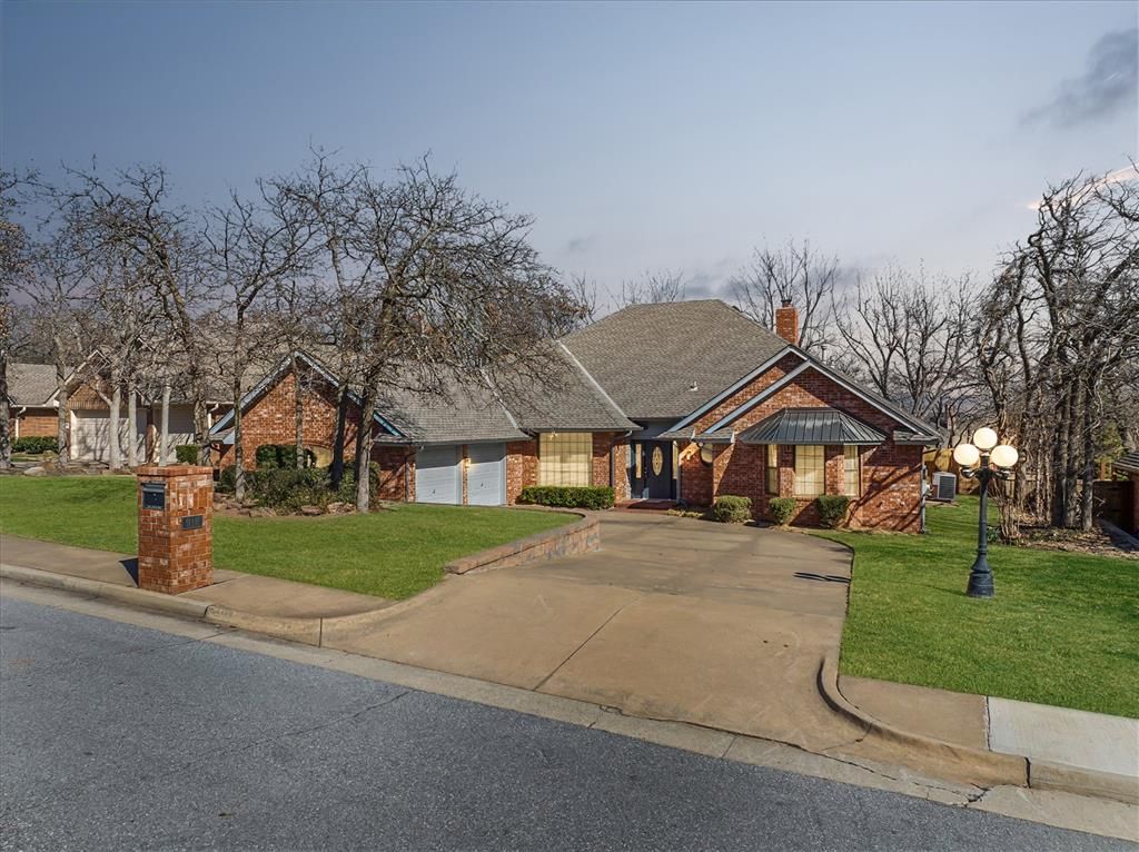 916 Fox Hill Drive, Edmond, OK 73034
