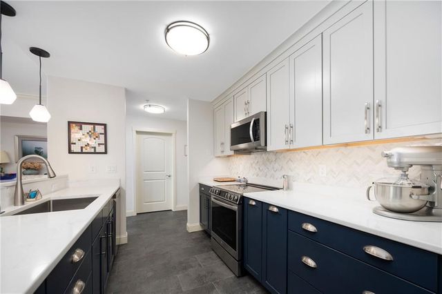 333 Atwells Avenue 206, Providence, RI 02903